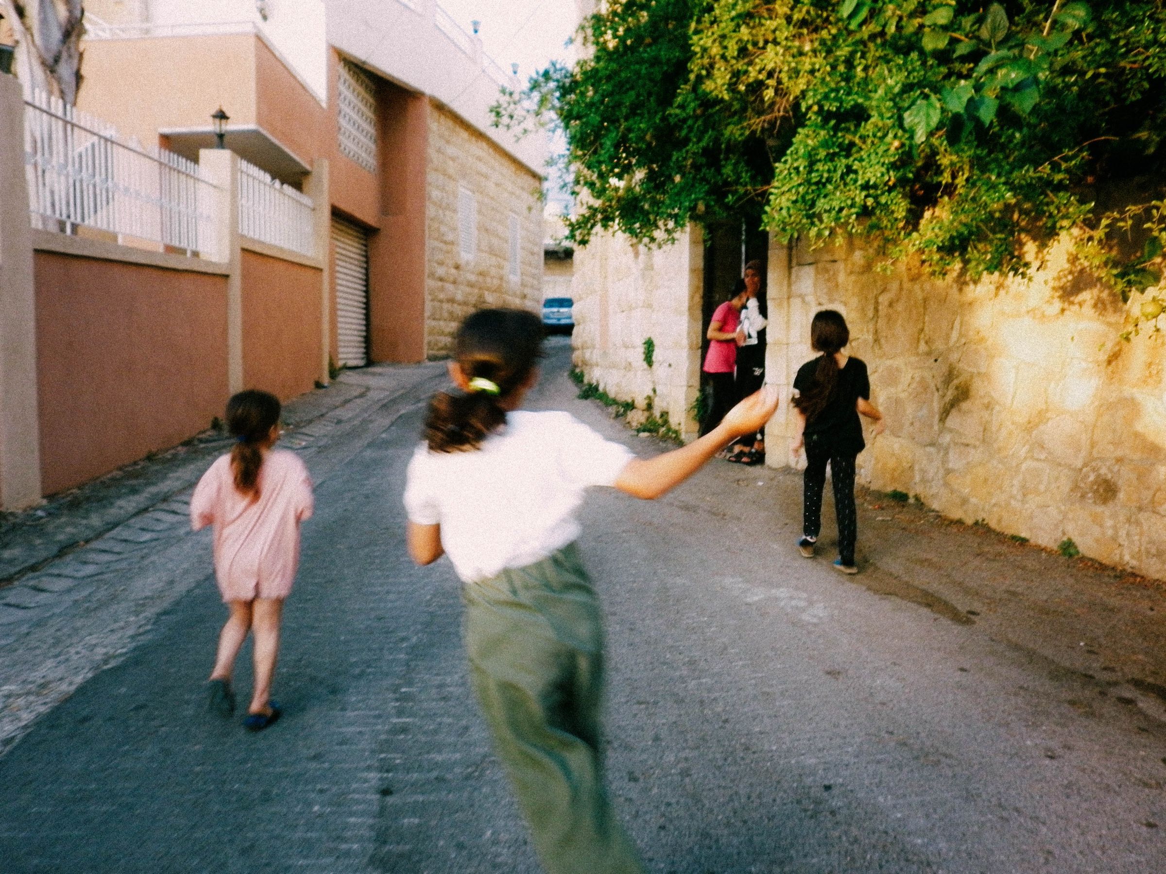 Young girls playing in Joun — Colored Air